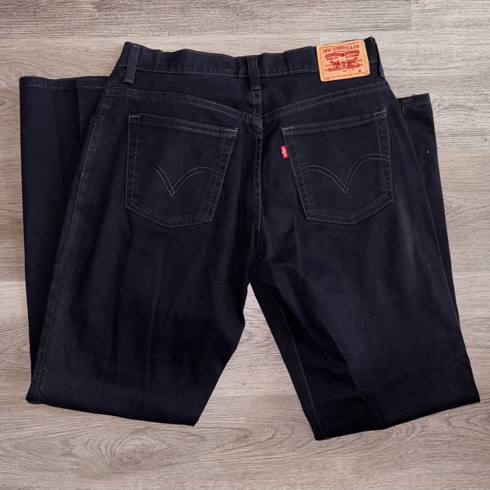 Levi's Black Classic Relaxed Jeans - Picture 2 of 3